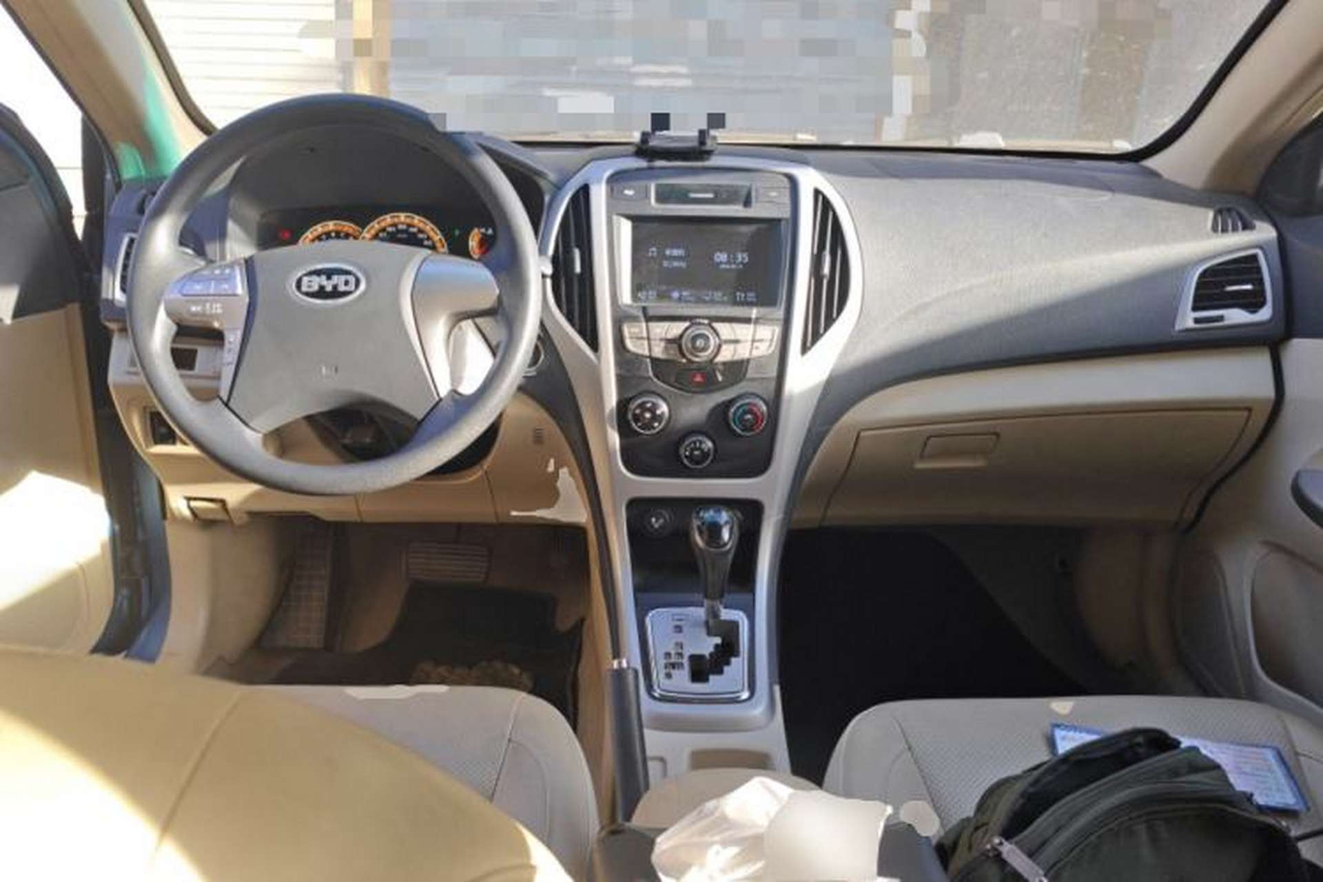 Used BYD F3 2014 1.5L Automatic Prestige Edition Center Console