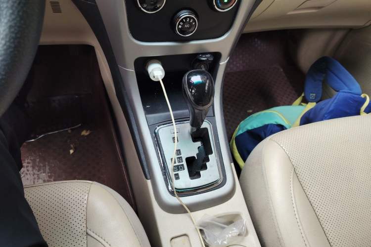 Used BYD F3 2014 1.5L Automatic Luxury Model Gear Lever