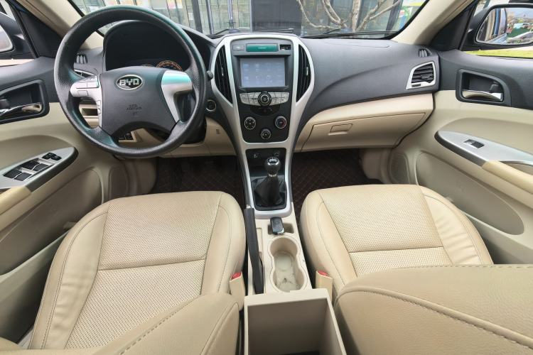 Used BYD F3 2014 1.5L Manual Luxury Model Interior 5