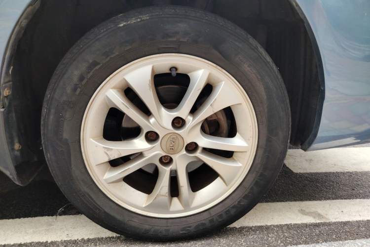 Used BYD F3 2014 1.5L Automatic Luxury Model Right Front Wheel Hub