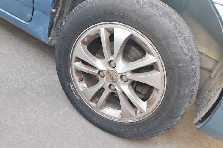 Used BYD F3 2014 1.5L Automatic Prestige Edition Right Front Wheel Hub