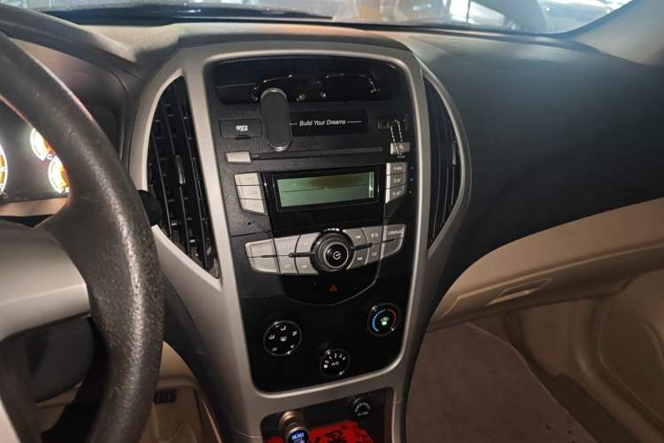 Used BYD F3 2014 1.5L Manual Luxury Model Audio And AC Panel