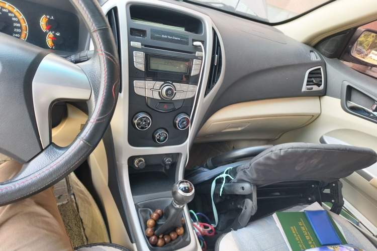 Used BYD F3 2014 1.5L Manual Luxury Model Audio And AC Panel