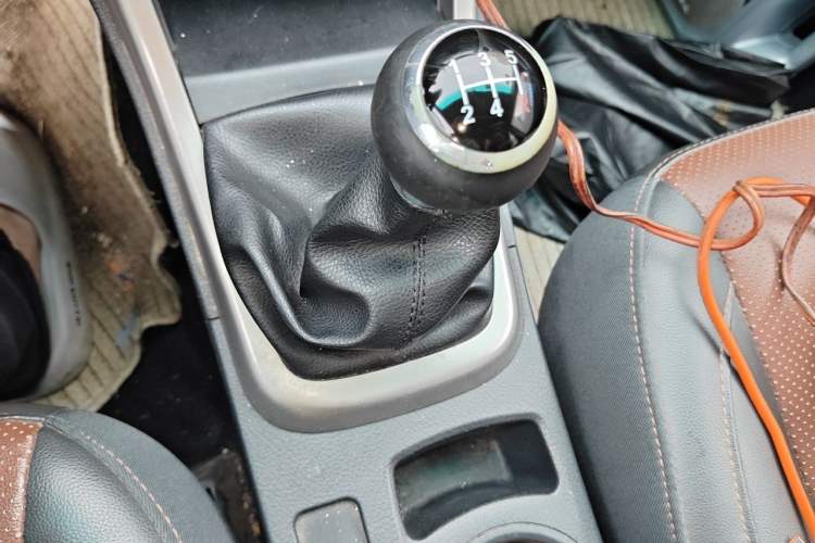 Used BYD F3 2014 1.5L Manual Luxury Model Gear Lever