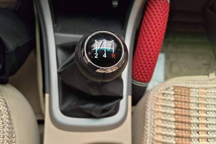 Used BYD F3 2014 1.5L Manual Luxury Model Gear Lever