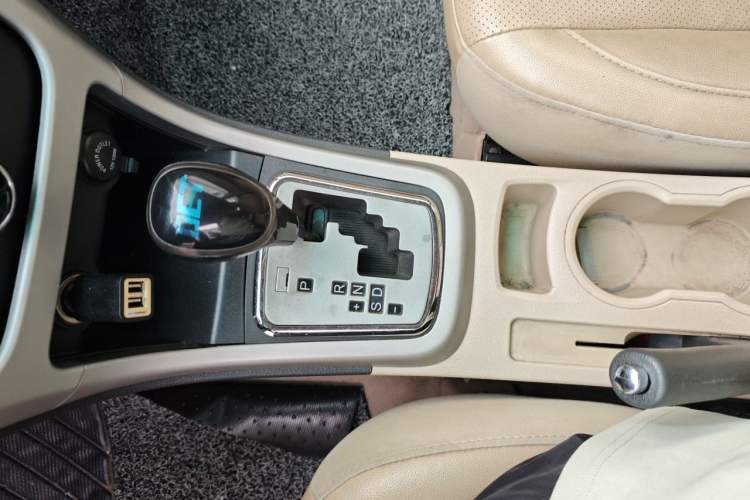 Used BYD F3 2014 1.5L Automatic Luxury Model Gear Lever
