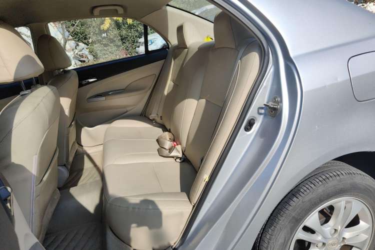 Used BYD F3 2014 1.5L Automatic Luxury Model Interior 1