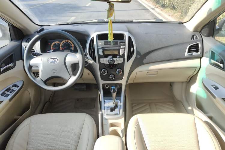 Used BYD F3 2014 1.5L Automatic Luxury Model Interior 3