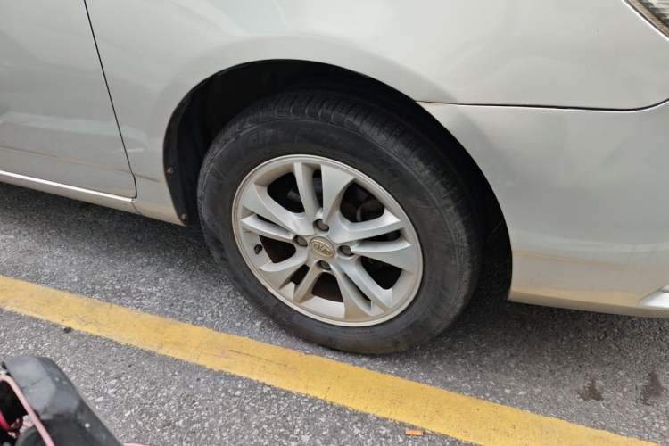 Used BYD F3 2014 1.5L Automatic Luxury Model Right Front Wheel Hub