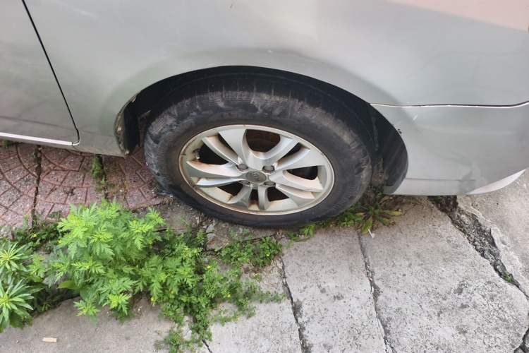 Used BYD F3 2014 1.5L Manual Luxury Model Right Front Wheel Hub