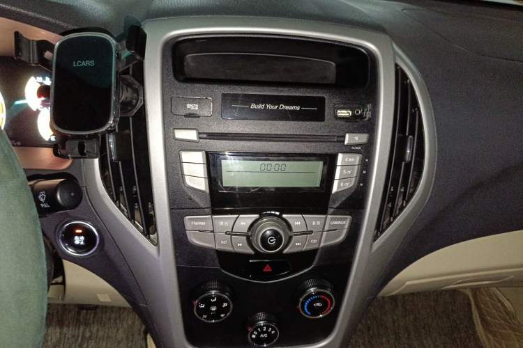 Used BYD F3 2014 1.5L Manual Luxury Model Audio And AC Panel