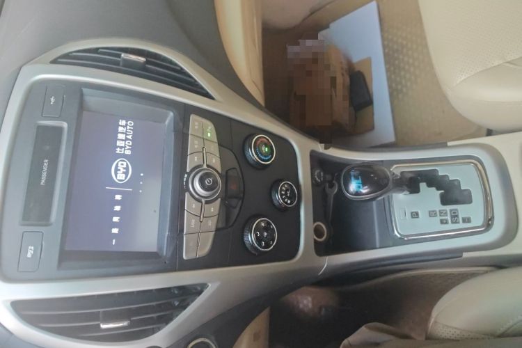 Used BYD F3 2014 1.5L Automatic Prestige Edition Audio And AC Panel