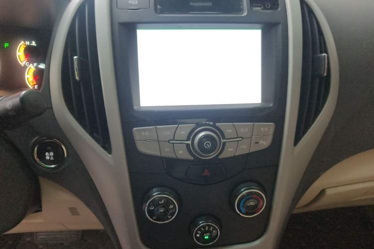 Used BYD F3 2014 1.5L Automatic Prestige Edition Audio And AC Panel