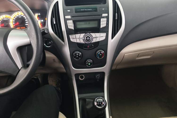 Used BYD F3 2014 1.5L Manual Luxury Model Audio And AC Panel