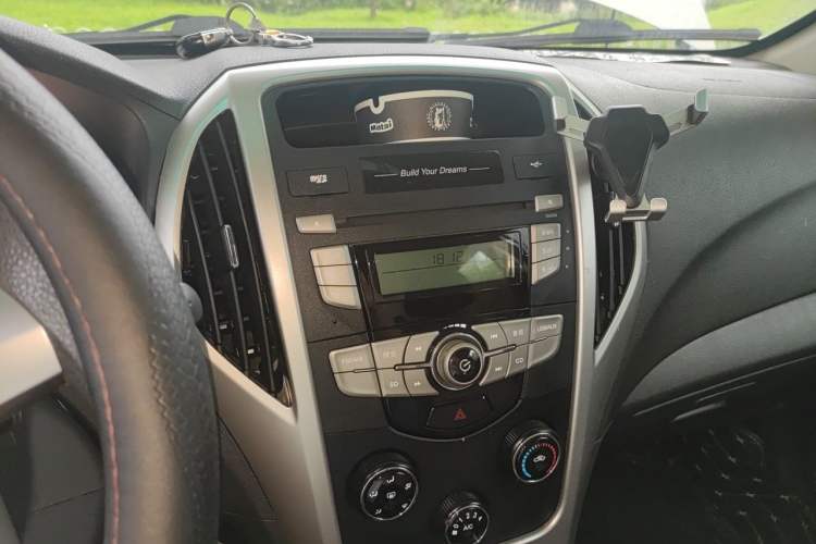 Used BYD F3 2014 1.5L Manual Comfort Model Audio And AC Panel