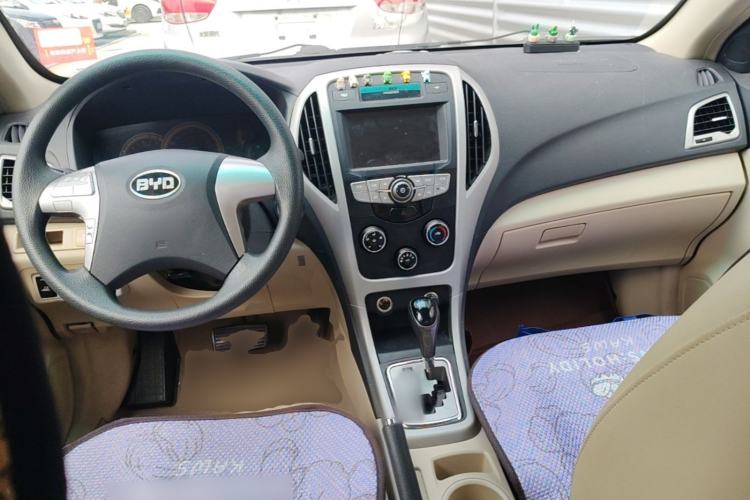 Used BYD F3 2014 1.5L Automatic Prestige Edition Center Console