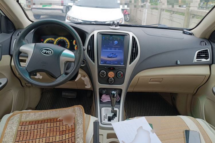 Used BYD F3 2014 1.5L Automatic Luxury Model Center Console