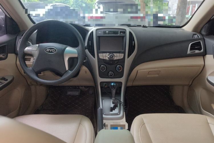Used BYD F3 2014 1.5L Automatic Prestige Edition Center Console