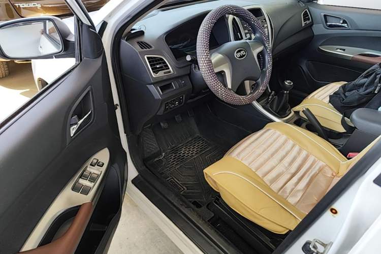 Used BYD F3 2014 1.5L Manual Luxury Model Driver Seat