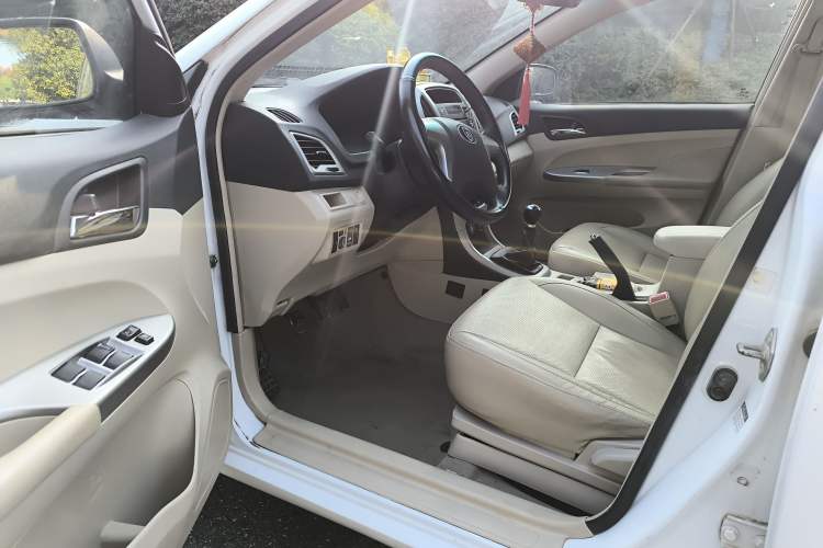 Used BYD F3 2014 1.5L Manual Luxury Model Driver Seat