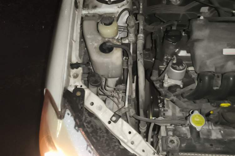 Used BYD F3 2014 1.5L Manual Luxury Model Engine Bay Right