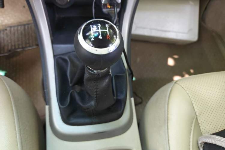 Used BYD F3 2014 1.5L Manual Luxury Model Gear Lever