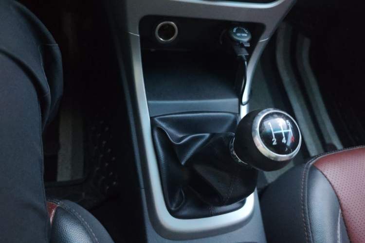 Used BYD F3 2014 1.5L Manual Comfort Model Gear Lever