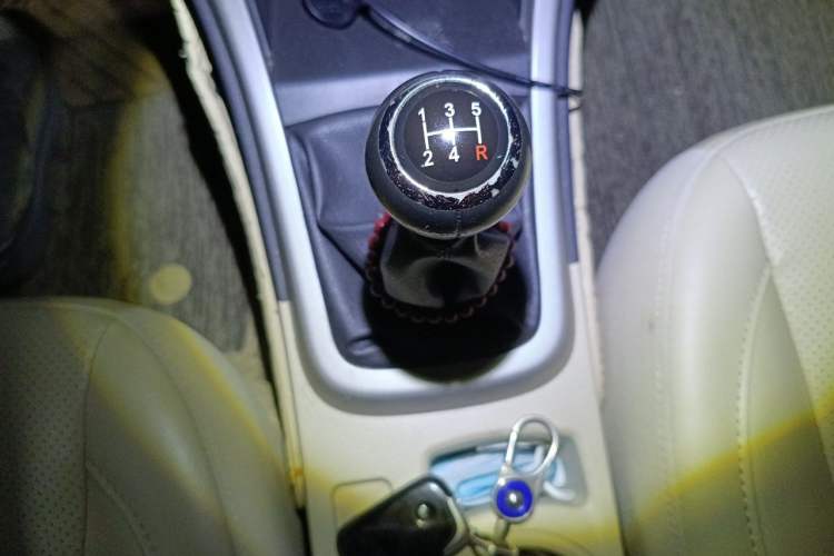 Used BYD F3 2014 1.5L Manual Luxury Model Gear Lever