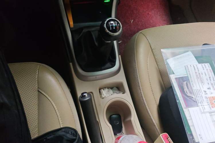 Used BYD F3 2014 1.5L Manual Comfort Model Gear Lever