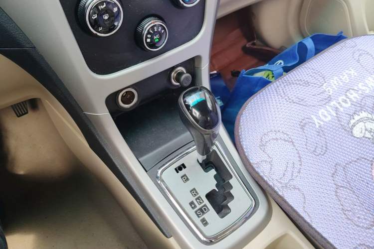 Used BYD F3 2014 1.5L Automatic Prestige Edition Gear Lever