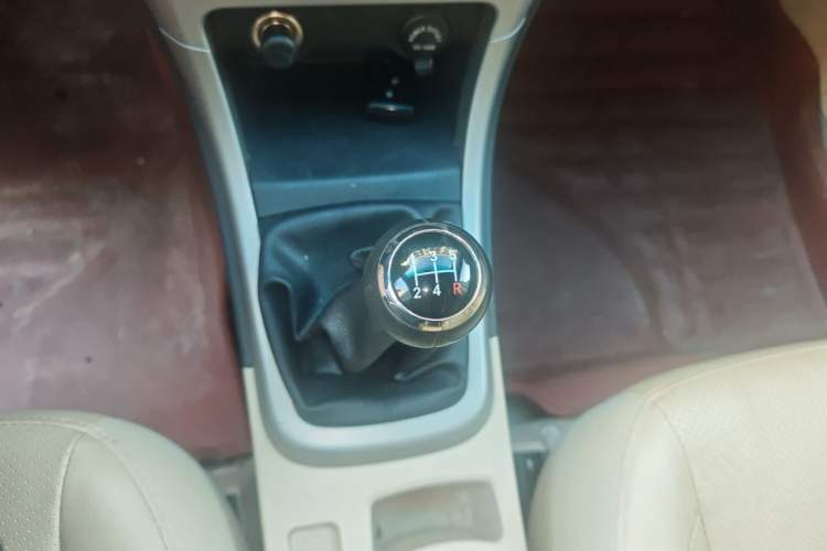 Used BYD F3 2014 1.5L Manual Luxury Model Gear Lever
