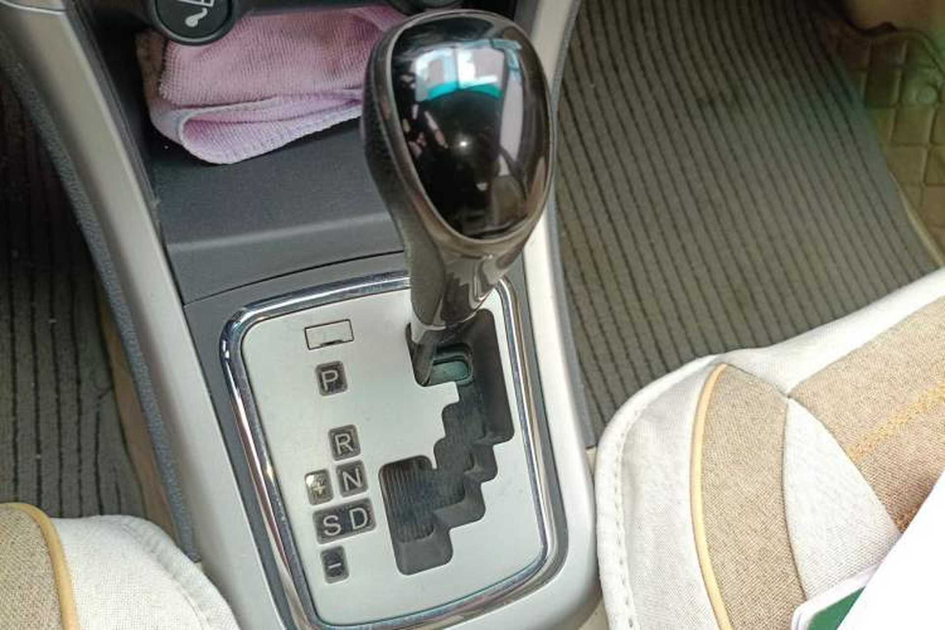 Used BYD F3 2014 1.5L Automatic Luxury Model Gear Lever