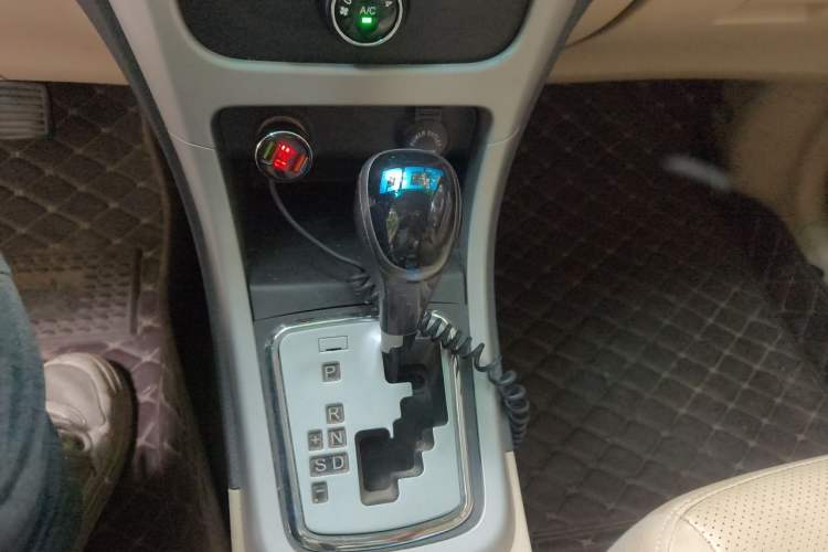 Used BYD F3 2014 1.5L Automatic Prestige Edition Gear Lever
