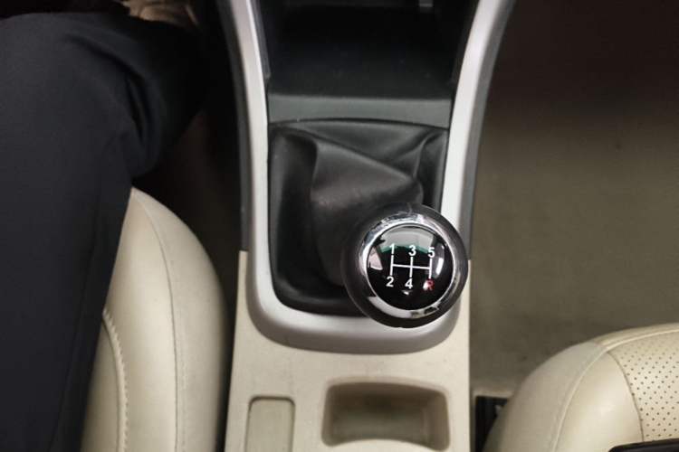 Used BYD F3 2014 1.5L Manual Luxury Model Gear Lever