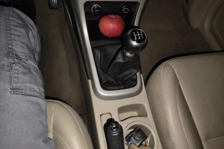 Used BYD F3 2014 1.5L Manual Luxury Model Gear Lever
