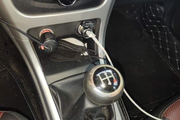 Used BYD F3 2014 1.5L Manual Comfort Model Gear Lever