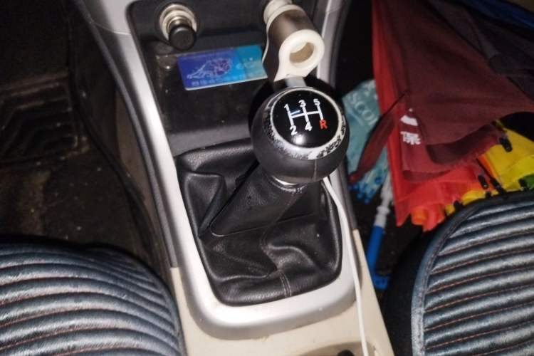 Used BYD F3 2014 1.5L Manual Comfort Model Gear Lever