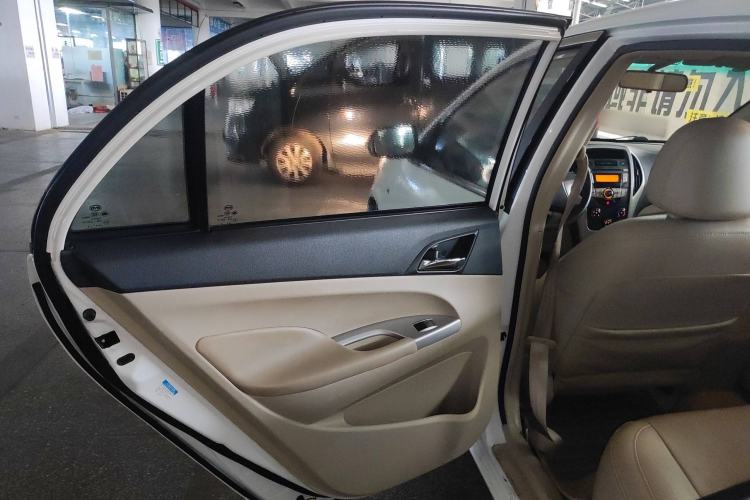 Used BYD F3 2014 1.5L Manual Luxury Model Interior 5
