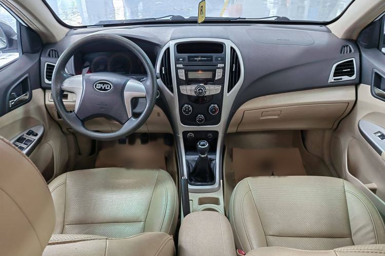 Used BYD F3 2014 1.5L Manual Luxury Model Interior 8