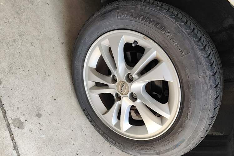 Used BYD F3 2014 1.5L Manual Luxury Model Right Front Wheel Hub