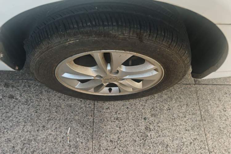 Used BYD F3 2014 1.5L Manual Luxury Model Right Front Wheel Hub