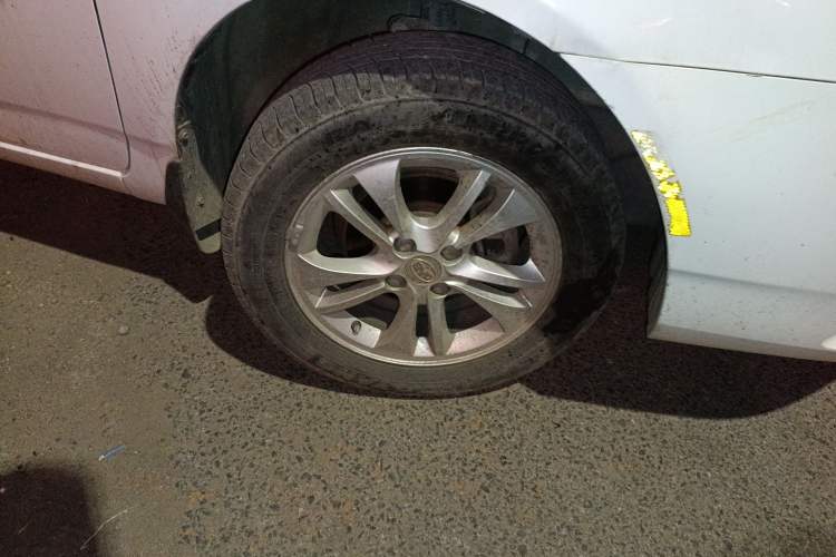 Used BYD F3 2014 1.5L Manual Luxury Model Right Front Wheel Hub