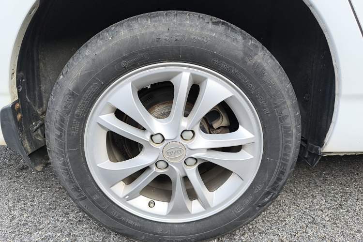 Used BYD F3 2014 1.5L Manual Luxury Model Right Rear Wheel Hub