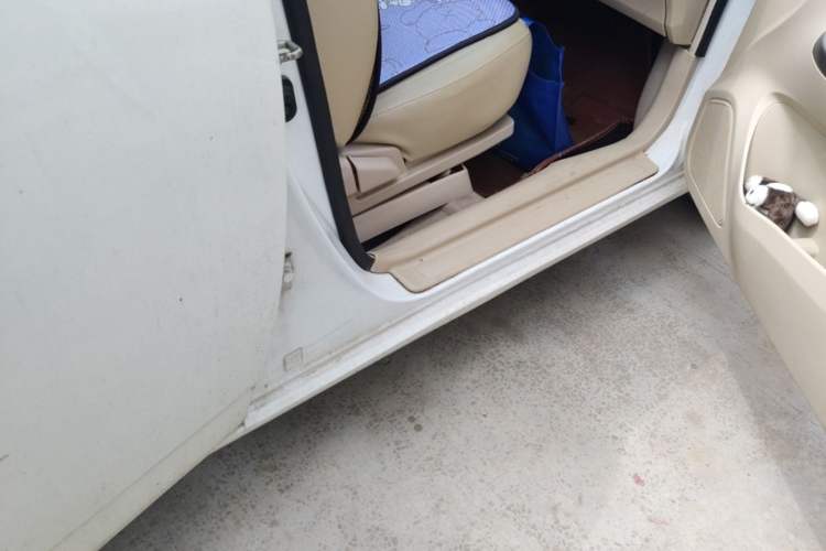 Used BYD F3 2014 1.5L Automatic Prestige Edition Right Side Sill