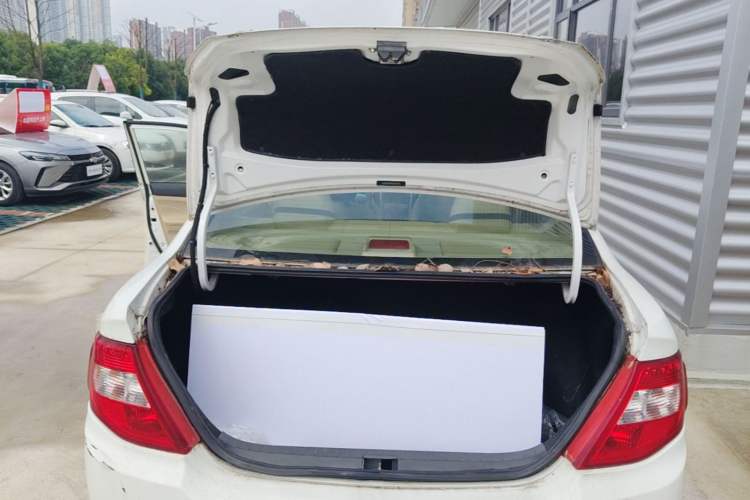 Used BYD F3 2014 1.5L Automatic Prestige Edition Trunk