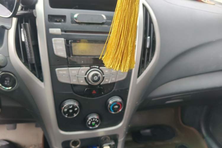 Used BYD F3 2015 Energy-Efficient Model 1.5L Manual Comfort Edition Audio And AC Panel