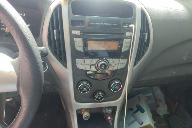 Used BYD F3 2015 Energy-Efficient Model 1.5L Manual Comfort Edition Audio And AC Panel