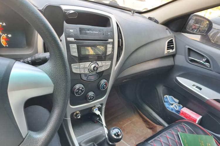 Used BYD F3 2015 Energy-Efficient Model 1.5L Manual Comfort Edition Audio And AC Panel