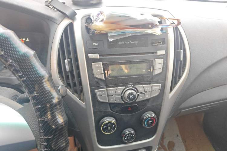Used BYD F3 2015 Energy-Efficient Model 1.5L Manual Comfort Edition Audio And AC Panel
