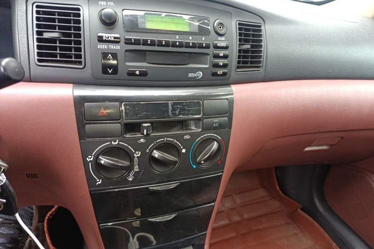 Used BYD F3 2015 Energy-Efficient Model 1.5L Manual Comfort Edition Audio And AC Panel